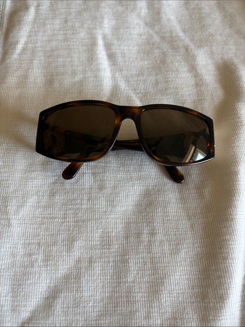 CHANEL Tortoiseshell Sunglasses with Brown Lenses -authentic